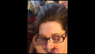 Watch the video about Submissive wife takes cumshot to her face 🥰😍🍆💦💦