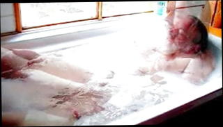 Watch the video about Sushicook in bubble bath