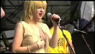 Video 327778004: courtney love, star naked