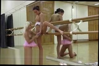 Video 998839804: black swan, natalie portman, mila kunis, ebony lesbian fingering, lesbian ballet