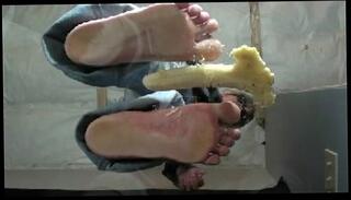 Video 44076555: barefoot crush