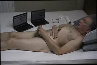 Video 1587130531: solo male wank, solo women, naked wanking, webcam wank, amateur gay european, bed wanking, wanking two