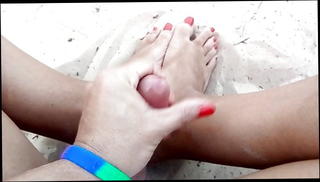 Video 1226048301: feet cumshot, shemale feet, beach feet