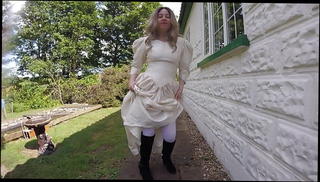 Video 1567302071: mom boots, mom dress, mom outdoor, stocking mom, outdoor straight