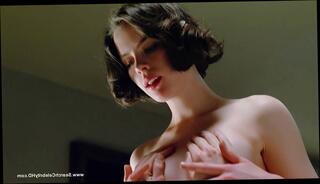 Video 26699304: kate beckinsale, strip