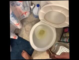 Video 1513125203: solo male pee, amateur pee, amateur solo guy, long pee