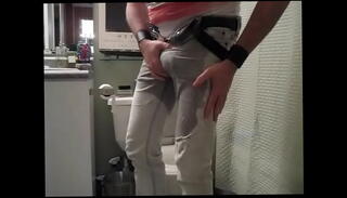 Video 1370632045: pissing jeans gay, bear pissing