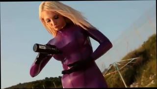 Video 903101704: susan wayland, german latex fetish, latex solo, latex public, female latex